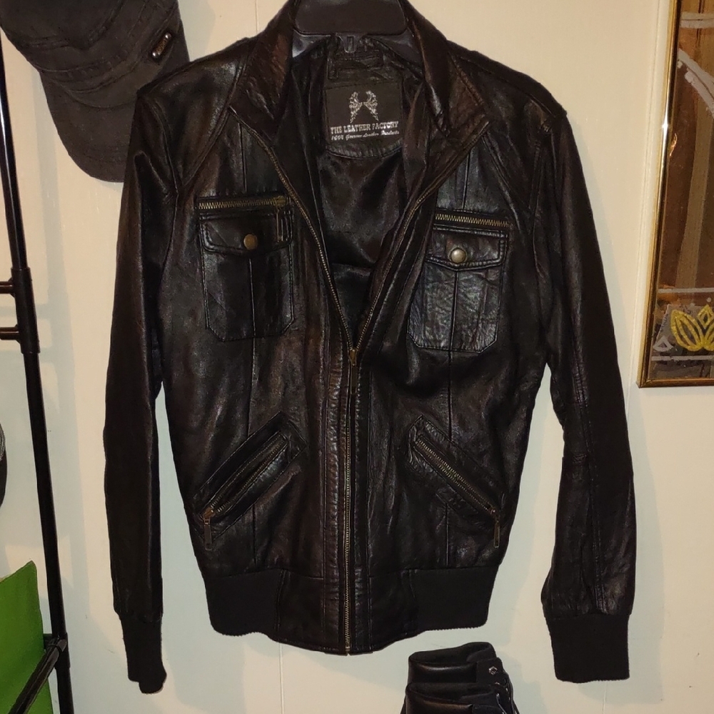Women’s comfortable nice leather stylish boomer jacket